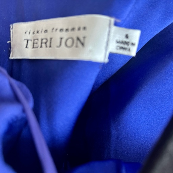 Teri Jon size US 4 beautiful blue dress - Picture 4 of 5